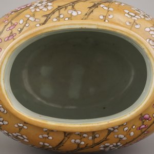 Remarquable vase avec support, fond marron, Chine, famille rose, 19e — photo 7