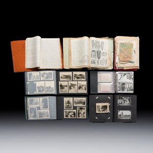 Roger Tirot travel archive documenting his travels through Asia, comprising four photo albums, three folders with notes and maps — foto 1