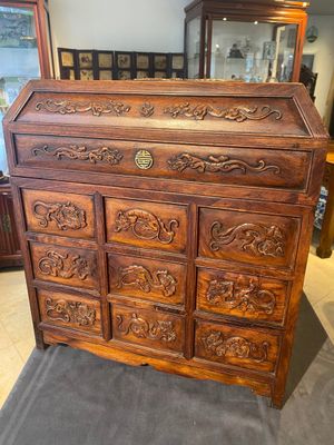 Rre cabinet de curiosités de type 'duo bao ge' en bois huanghuali à décor de chilongs, Chine, 18/19ème — photo 20