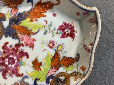 Saucière sur son support en porcelaine de Chine famille rose à décor dit 'pseudo-feuilles de tabac', Qianlong — photo 10