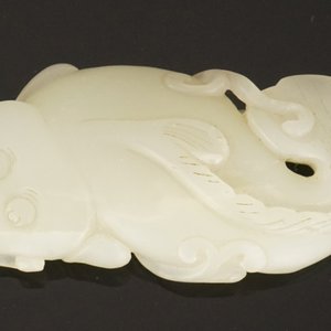 Sculpture chinoise d'un poisson en jade céladon, dynastie Qing — photo 2