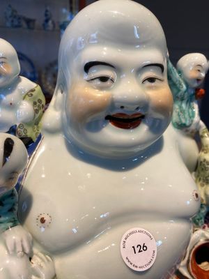 Sculpture de Bouddha en porcelaine de Chine famille rose, marque de Zhu Mao Ji Zao 朱茂記造, République — photo 5