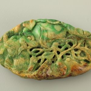 Sculpture de fruits en jade vert tacheté, 20e — photo 2