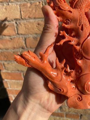 Sculpture de Guanyin debout et son dragon en corail rouge, Chine, 19/20ème — photo 23