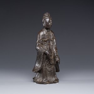 Sculpture de Guanyin en bronze, Chine, Ming — photo 1