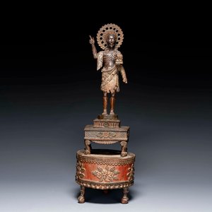 Sculpture de Jean-Baptiste avec un agneau en bois, indo-portugais, datée de 1704 — photo 1