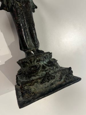 Sculpture de la déesse Dewi Tara en bronze, Royaume de Majapahit, Java, Indonésie, probablement 14ème — photo 4