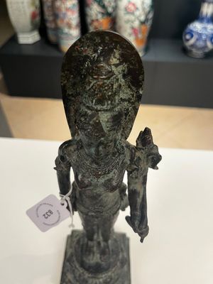 Sculpture de la déesse Dewi Tara en bronze, Royaume de Majapahit, Java, Indonésie, probablement 14ème — photo 7
