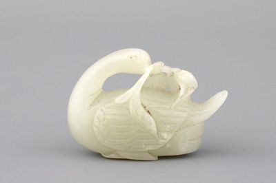 Sculpture d'un canard en jade céladon, 19e-20e