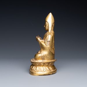 Sculpture d'un fonctionnaire lamaïque en bronze doré, Sino-Tibet, probablement 16ème — photo 3