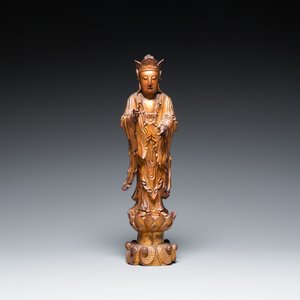 Sculpture d'un moine en bois laqué et doré, Chine, Qing — photo 2