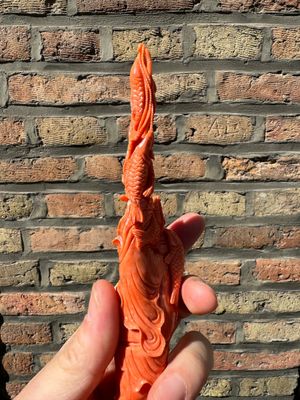 Sculpture d'un pêcheur en corail rouge sur socle en bois, Chine, 19/20ème — photo 6