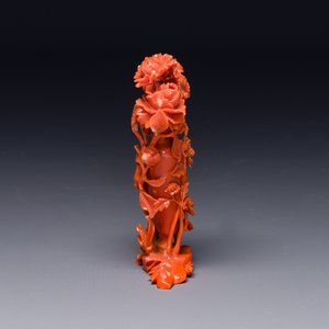 Sculpture d'un vase couvert en corail rouge à décor de pivoines, Chine, 19/20ème — photo 3
