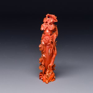 Sculpture d'un vase couvert en corail rouge à décor de pivoines, Chine, 19/20ème — photo 5