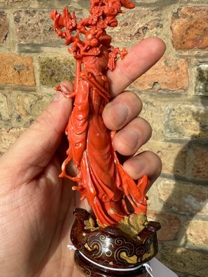 Sculpture d'une femme debout en corail rouge, Chine, 19/20ème — photo 5