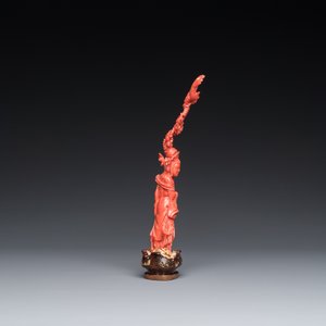 Sculpture d'une femme debout en corail rouge, Chine, 19/20ème — photo 4