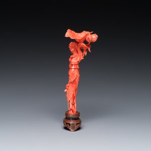 Sculpture d'une femme debout tenant une fleur en corail rouge, Chine, 19/20ème — photo 5
