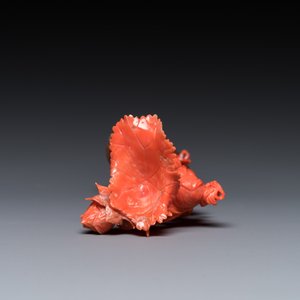 Sculpture d'une femme debout tenant une fleur en corail rouge, Chine, 19/20ème — photo 6