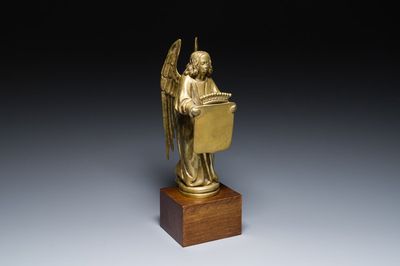 Sculpture en laiton représentant un ange ailé avec un bouclier, Flandre, 19ème