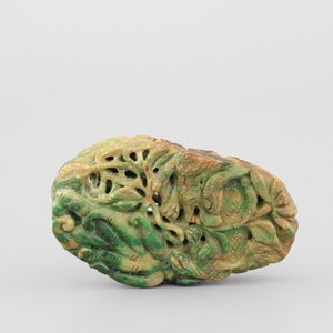 Sculptuur van vruchten in groen gevlekte jade, 20e eeuw — foto 1