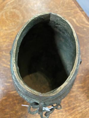 Seau à vin rituel de type 'you' en bronze dans le style du Zhou de l'Ouest, Chine, Ming — photo 12