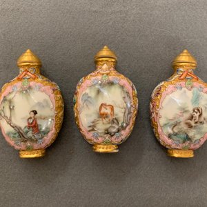 Seize tabatières en porcelaine de Chine, 19/20ème — photo 2