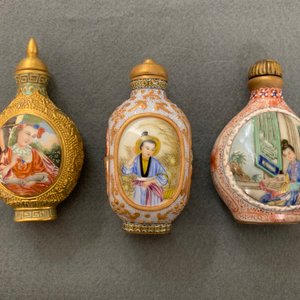 Seize tabatières en porcelaine de Chine, 19/20ème — photo 4