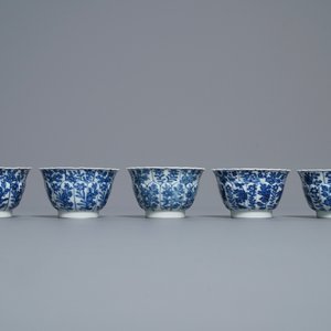 Seize tasses et soucoupes en porcelaine de Chine en bleu et blanc, Kangxi — photo 12