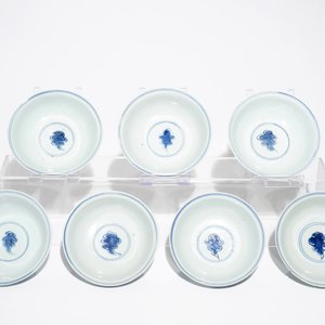 Sept bols en porcelaine de Chine bleu et blanc aux phénix, Ming — photo 6