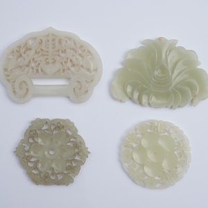 Sept boutons en jade blanc et vert, Chine, 18/20ème — photo 3