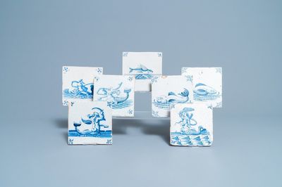 Sept carreaux en faïence de Delft en bleu et blanc à décor de monstres marins, 17ème