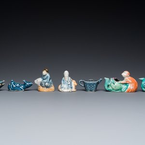 Sept compte-gouttes en porcelaine de Chine en bleu et blanc, famille rose et en bleu monochrome, Qianlong et postérieur — photo 2