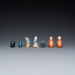 Sept compte-gouttes en porcelaine de Chine en bleu et blanc, famille rose et en bleu monochrome, Qianlong et postérieur — photo 5
