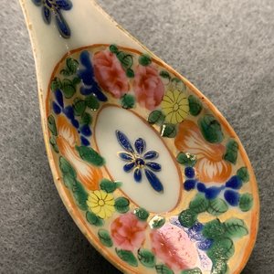 Sept cuillères en porcelaine de Chine famille rose de Canton pour le marché thai, 19ème — photo 13