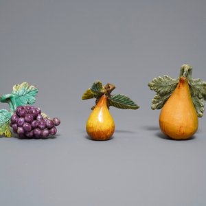 Sept modèles de pommes, poires et raisins en faïence polychrome de Delft, 18ème — photo 6