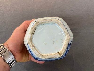 Sept pièces en porcelaine de Chine en bleu et blanc, Kangxi/Qianlong — photo 3