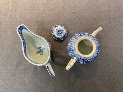 Sept pièces en porcelaine de Chine en bleu et blanc, Kangxi/Qianlong — photo 7