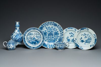 Sept pièces en porcelaine de Chine en bleu et blanc, Kangxi/Qianlong