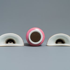 Sept pièces en porcelaine de Chine rose et rouge foie de mulet, Kangxi et après — photo 6