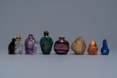 Sept tabatières en agate, quartz et pierres dures, Chine, 19/20ème