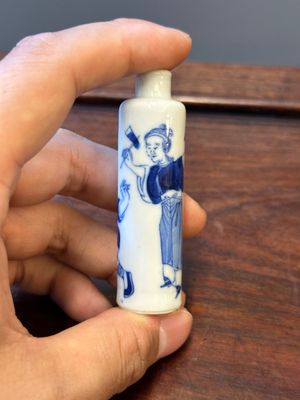 Sept tabatières en porcelaine de Chine en bleu, blanc et rouge de cuivre, marque de Yongle and Yongzheng, 19ème — photo 2