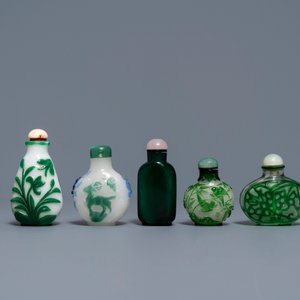 Sept tabatières en verre overlay, Chine, 19/20ème — photo 2