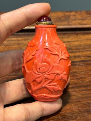 Sept tabatières variées en pierre précieuse, corail rouge, verre et ambre, Chine, 19ème — photo 33