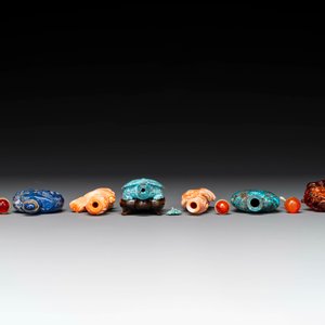Sept tabatières variées en pierre précieuse, corail rouge, verre et ambre, Chine, 19ème — photo 6