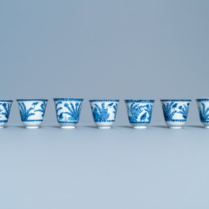 Sept tasses et soucoupes en porcelaine de Chine en bleu et blanc, Kangxi — photo 5