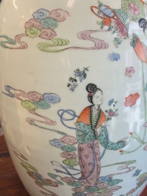 Sept vases en porcelaine de Chine famille rose, 19/20ème — photo 48