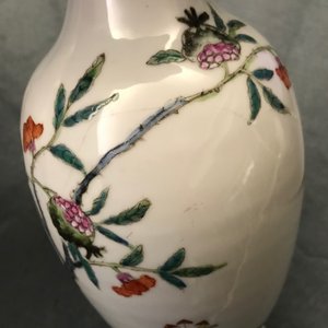Sept vases en porcelaine de Chine famille rose, 19/20ème — photo 8
