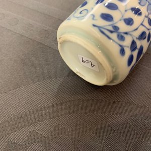 Sept vases miniatures en porcelaine de Chine bleu et blanc, Kangxi — photo 6