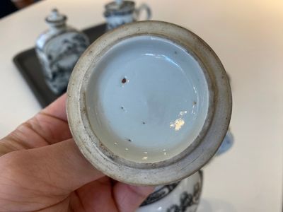 Service à thé de 11 pièces en porcelaine de Chine grisaille à décor d'une Européenne et son garçon, Qianlong — photo 8