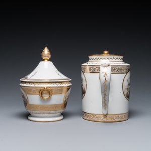 Service à thé de 14 pièces en porcelaine de Paris à décor d'angelots, marque de Nast, 19ème — photo 7